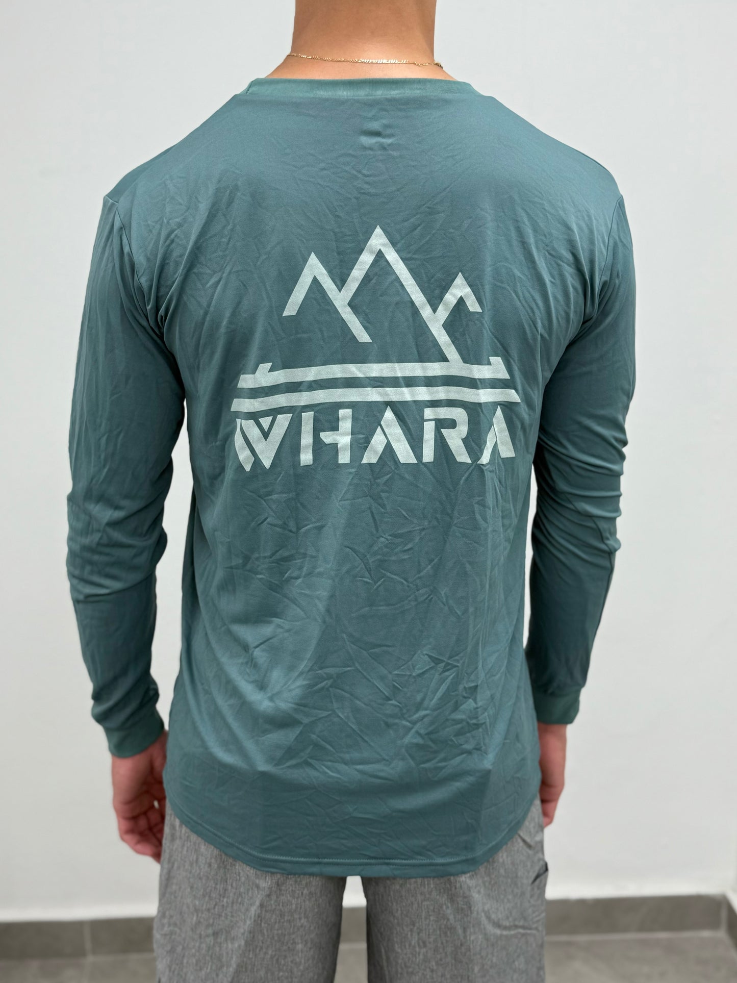 WHARA Logo Crewneck Rashguard | HUNTER